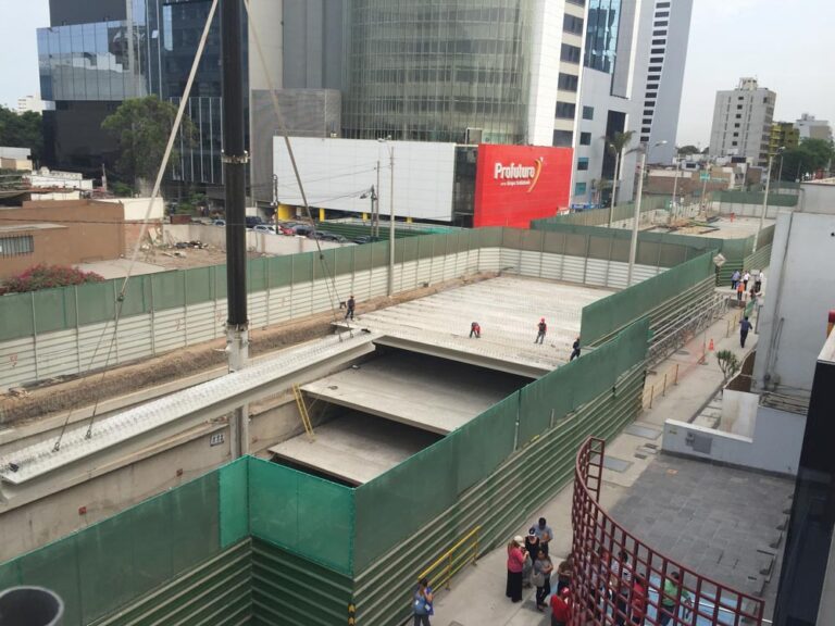 Estacionamientos-subterráneos-Lima,-Perú